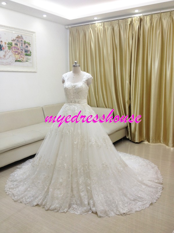 Myedresshouse Hauter Couture Sweetheart Key-Hole Back Lace Ballgown Wedding Dress