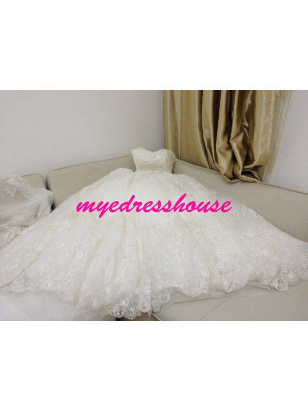Myedresshouse Hauter Couture Sweetheart Key-Hole Back Lace Ballgown Wedding Dress