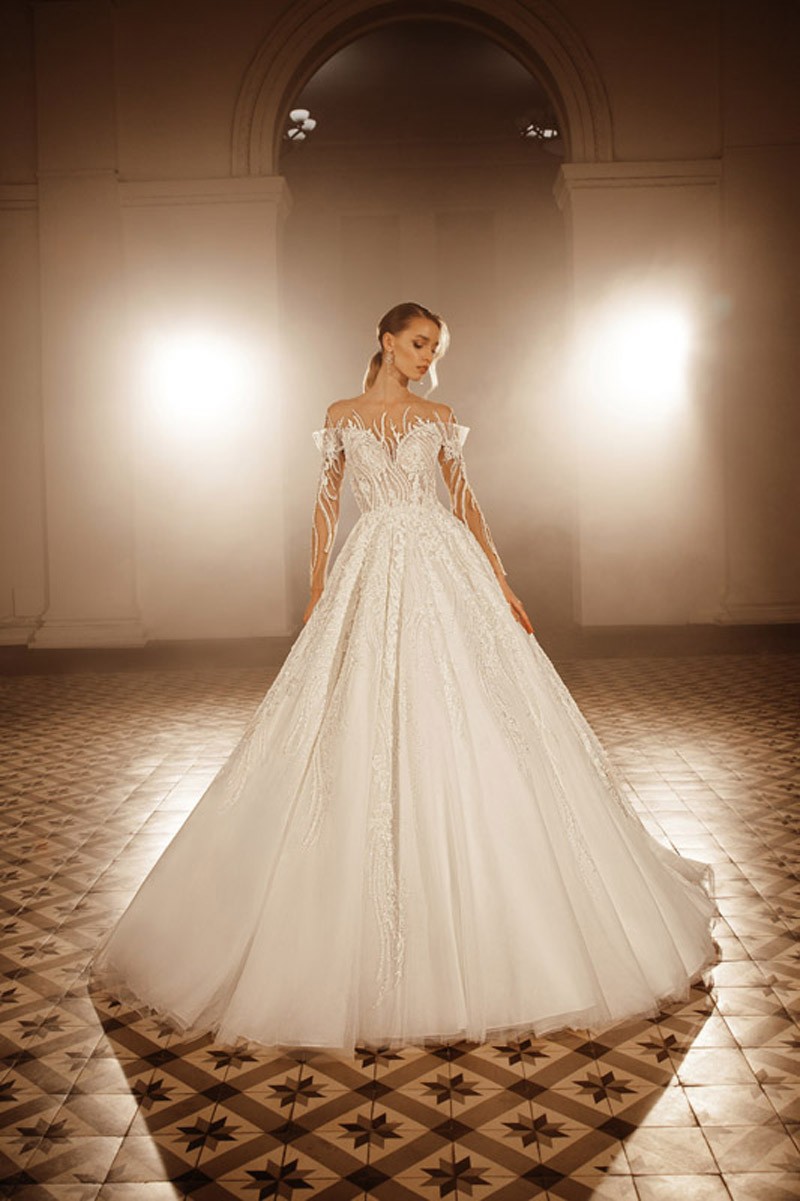 Isabella Andreini Bridal Dress Inspirated By Incanto Collection of Divina By Innocentia