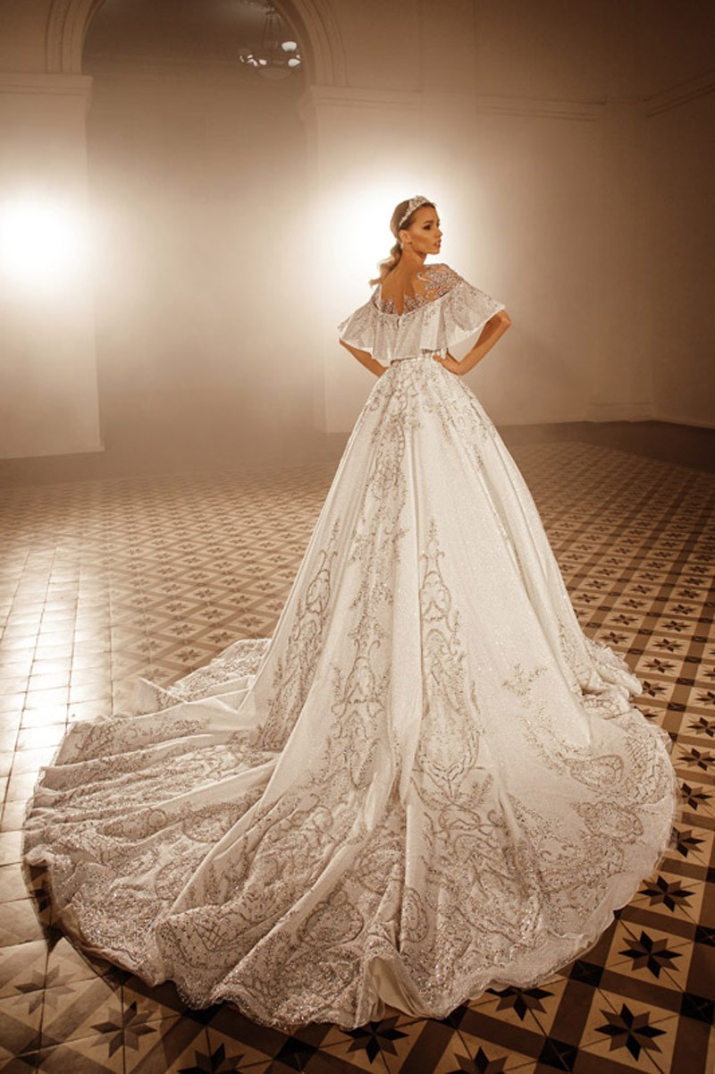 Isabella Andreini Bridal Dress Inspirated By Incanto Collection of Divina By Innocentia