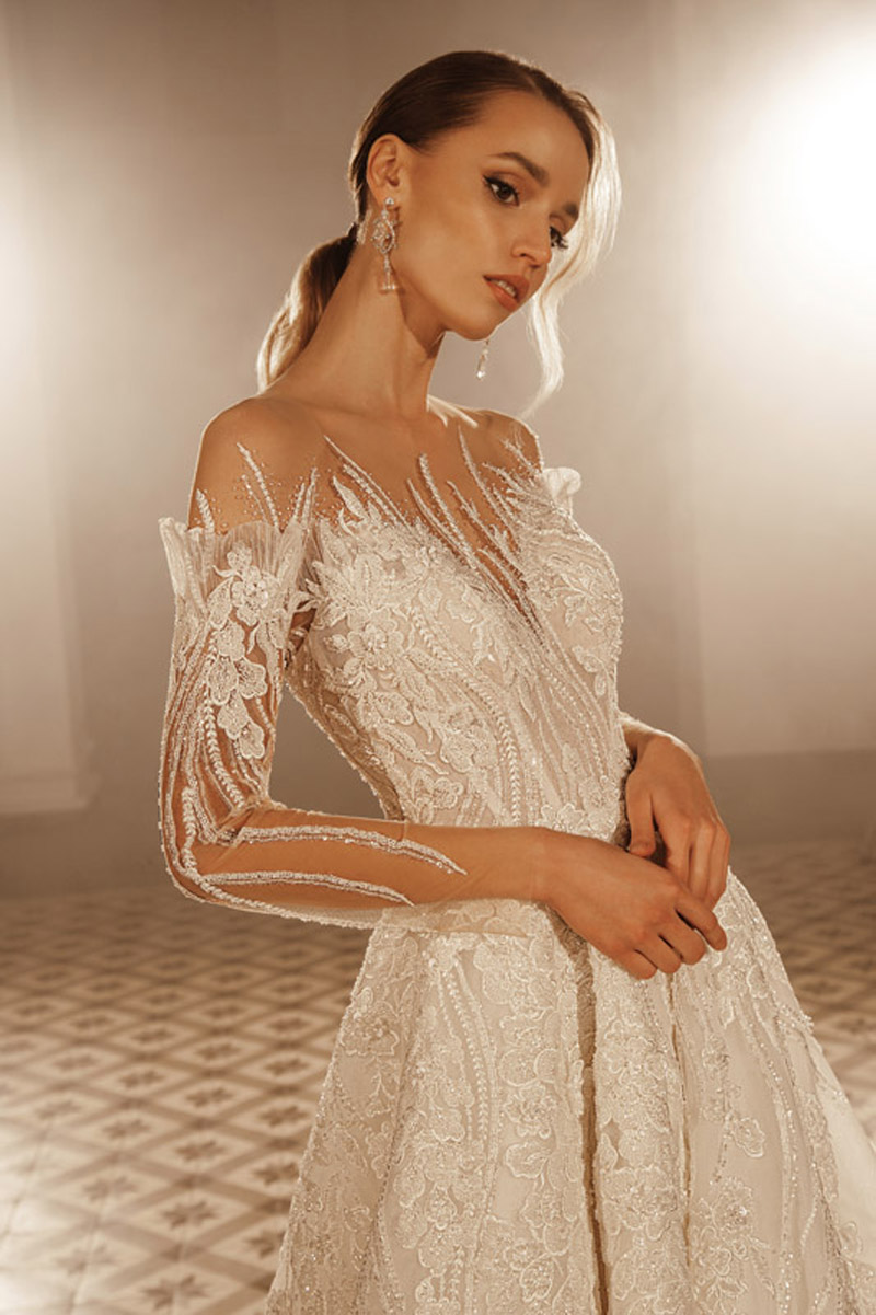 Isabella Andreini Bridal Dress Inspirated By Incanto Collection of Divina By Innocentia