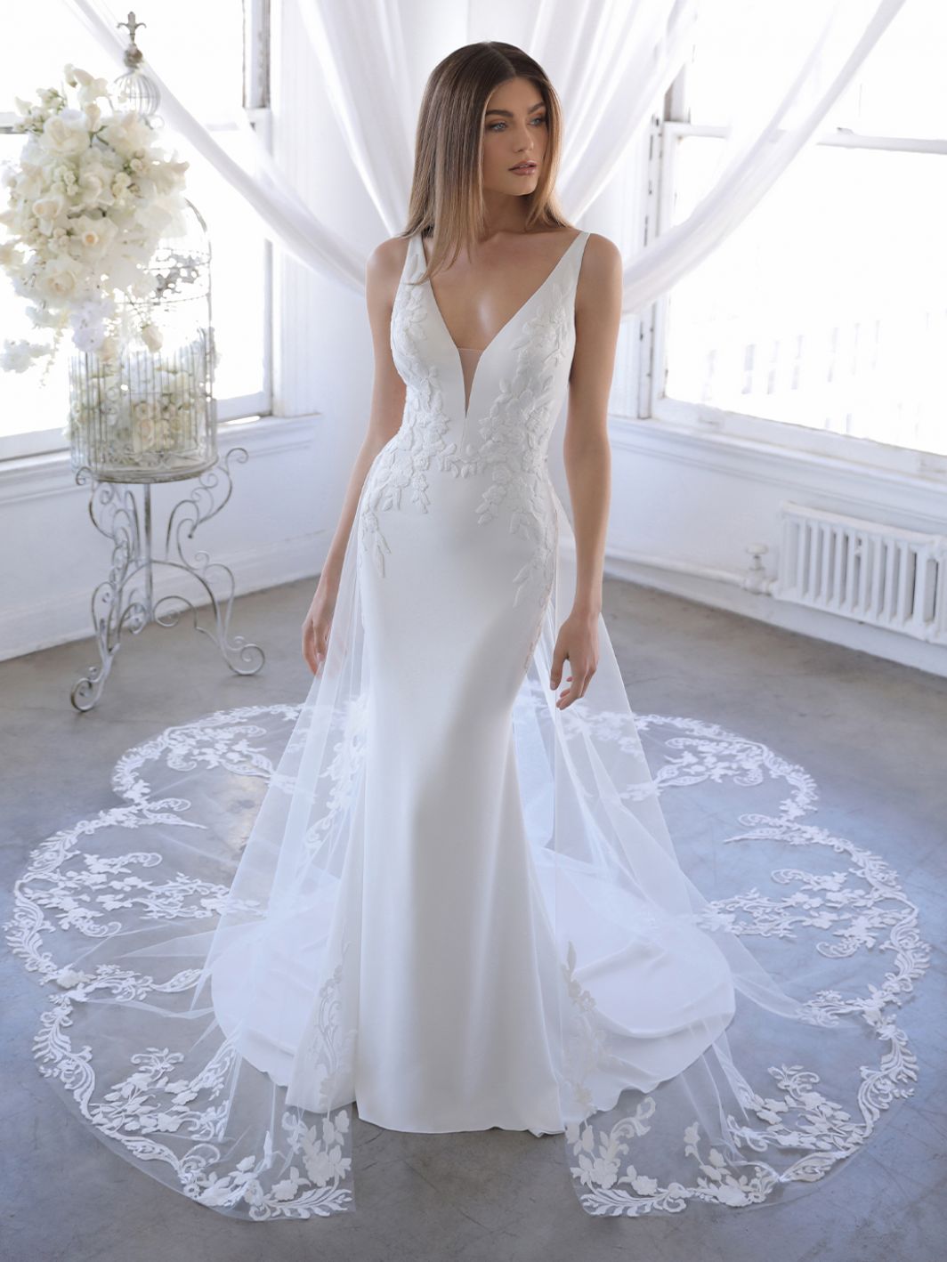 Ozalea Bridal Dress Inspirated By Blue By Enzoani 2022 of Enzoani