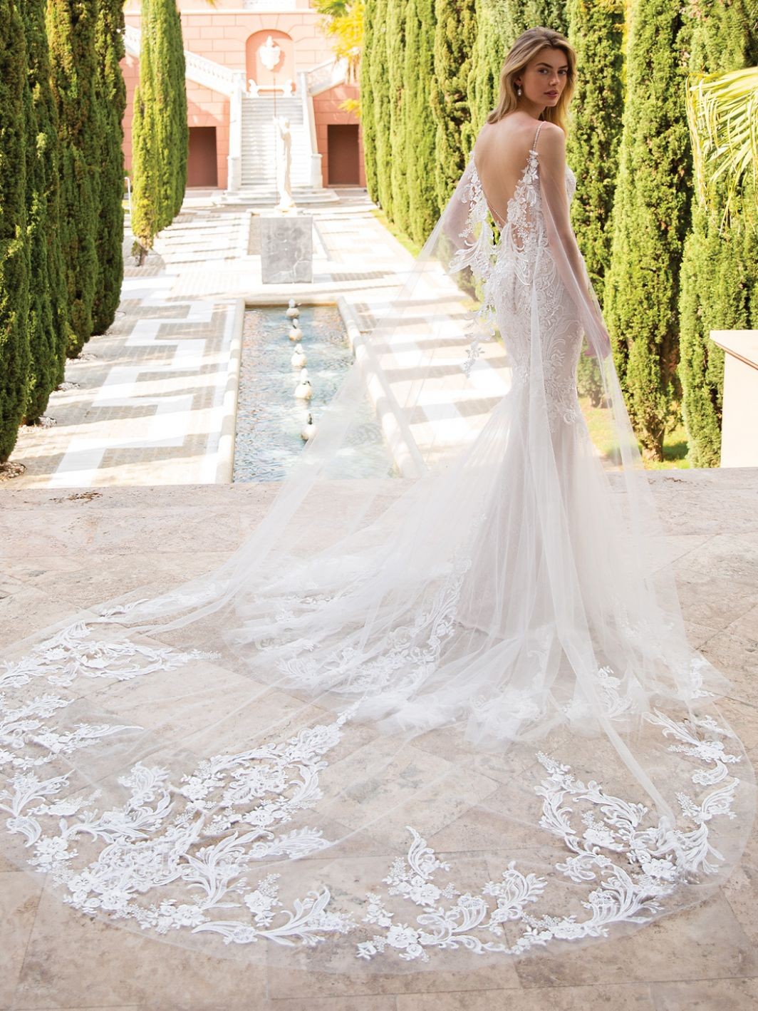 Rihanna Bridal Dress Inspirated By Enzoani 2022