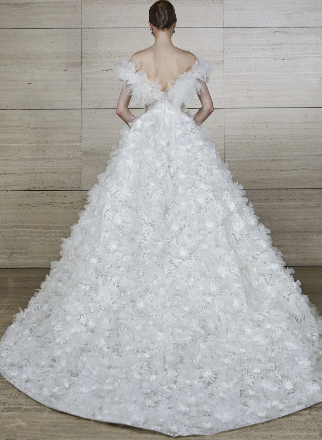 Look 5 BRIDAL SPRING 2022 ELIE SAAB INSPIRATED