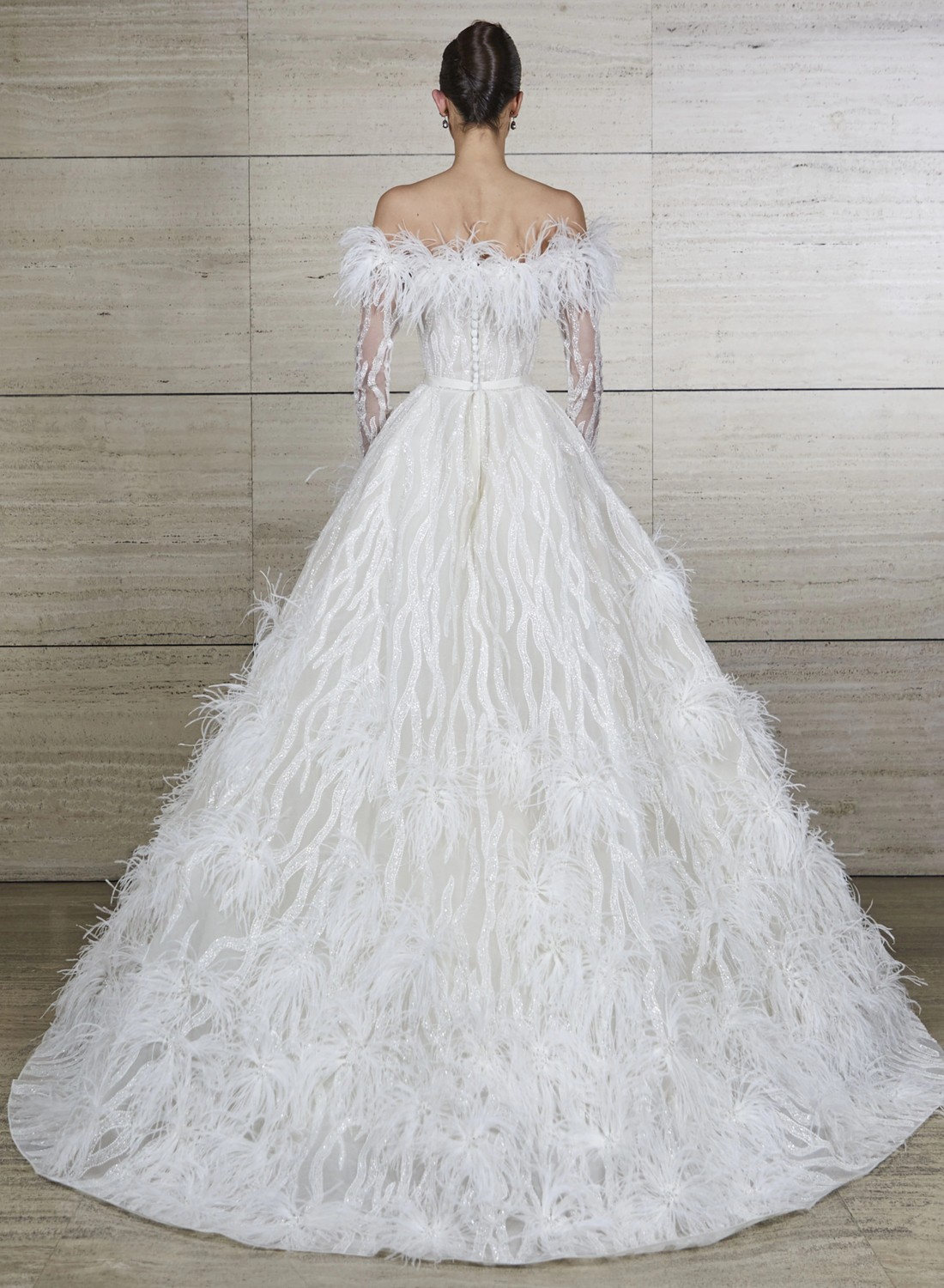 Look 1 BRIDAL SPRING 2022 ELIE SAAB INSPIRATED