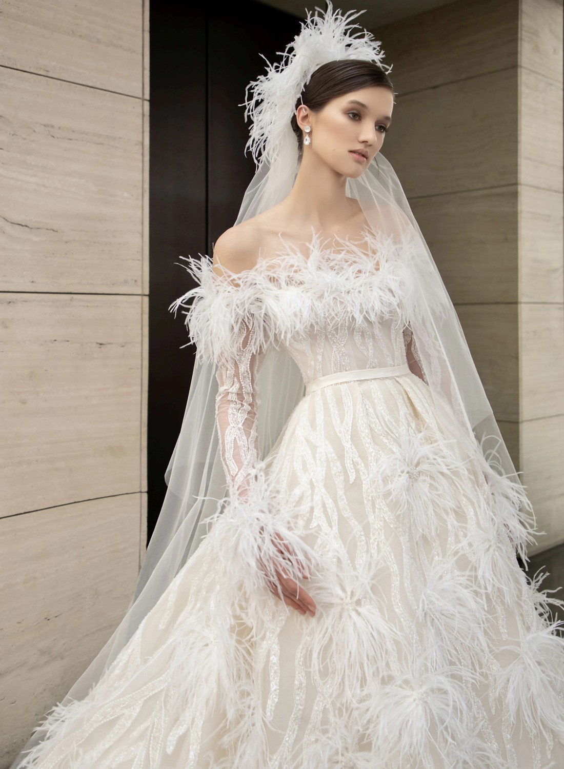 Look 1 BRIDAL SPRING 2022 ELIE SAAB INSPIRATED